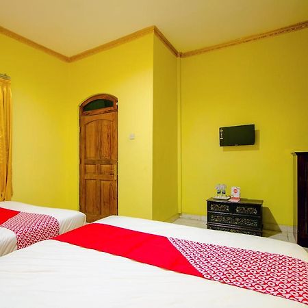 Oyo 1770 Hotel Mawar Saron 2 Kejayan Dış mekan fotoğraf