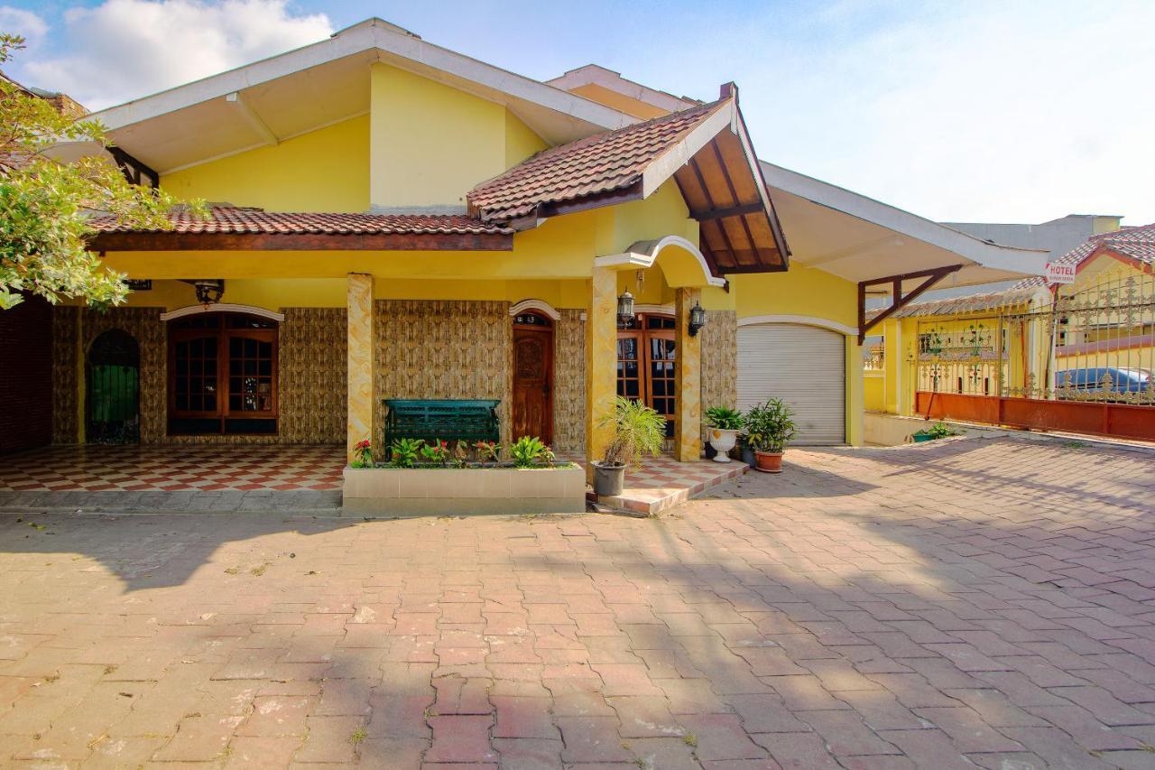 Oyo 1770 Hotel Mawar Saron 2 Kejayan Dış mekan fotoğraf